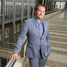 “DE SECTOR GEZONDHEIDSZORG IS EEN SAMENSPEL VAN DILEMMA’S.”